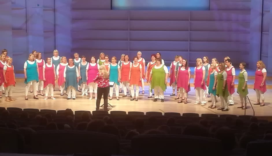 DISCANTUS LAULOI HOPEAA TAMPEREEN&nbsp;SÄVELESSÄ